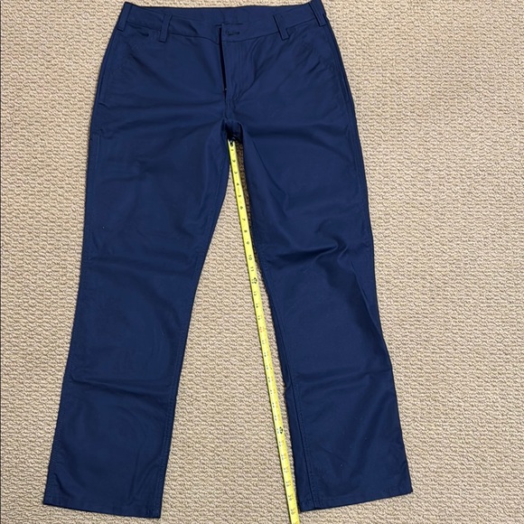 Carhartt cargo pants (navy blue) , LIKE NEW and smoke free - Picture 3 of 6